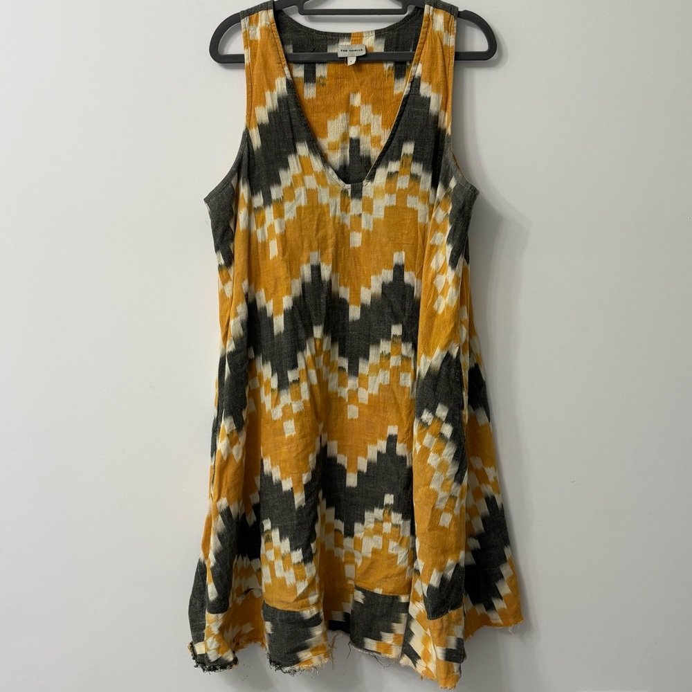 Sleeveless V-Neck Yellow Patterned Swing Dress